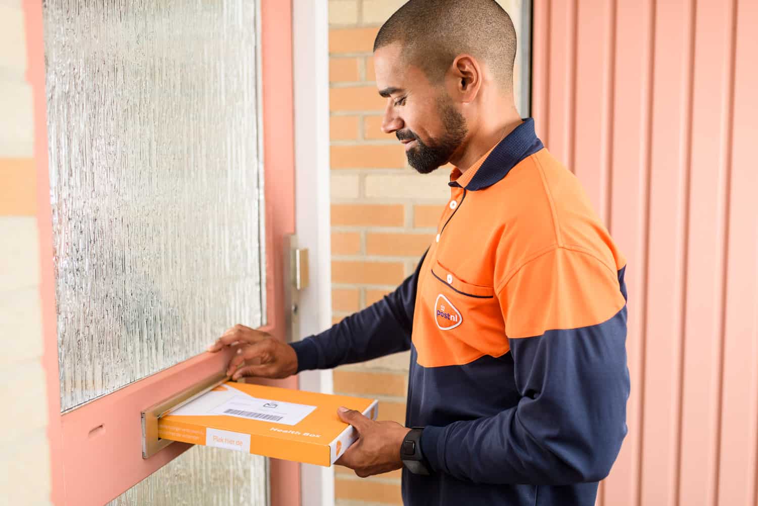 Beursblik: PostNL ziet enige versnelling bij pakketbezorging